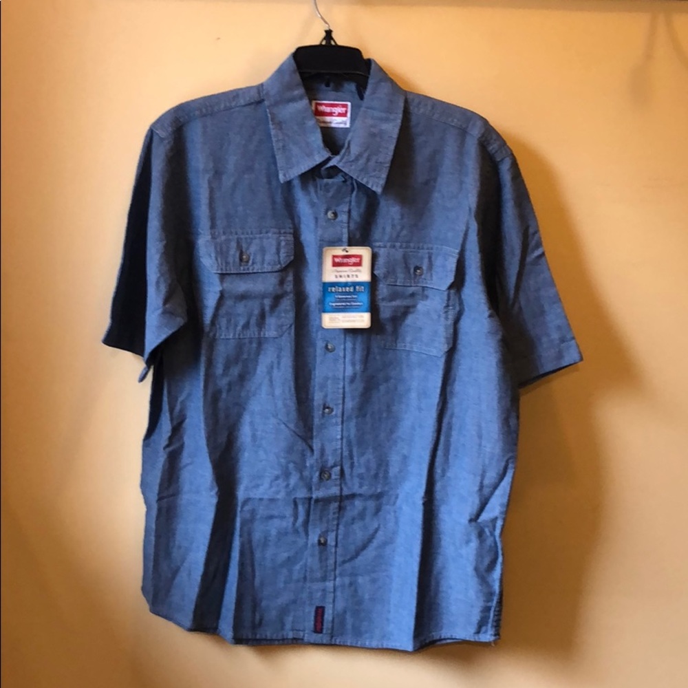 Wrangler men’s shirt size medium